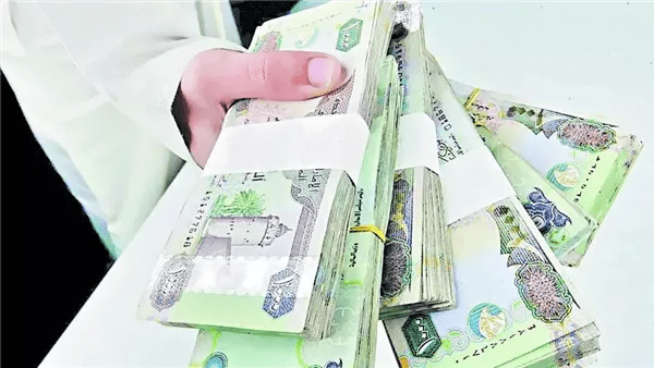 الدرهم الإماراتي.. أسعار الشراء والبيع في البنوك اليوم الجمعة 28 أغسطس 2026