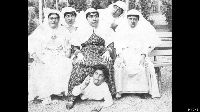 Paling hits 30 foto cowok keren pemandangan dari belakang 900 gambar . Foto Langka Putri Harem Persia | Semua konten media | DW | 26.07.2016