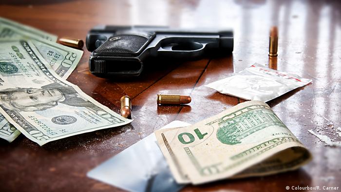 Symbolbild Waffen, Geld und Drogen (Colourbox/R. Carner)
