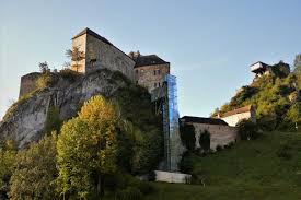 Kunst Design Und Handwerk Auf Der Burg Rabenstein E B Schmuck