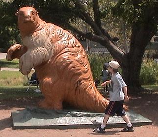 Die la brea tar pits sind ein ort, an dem es noch aktive teergruben gibt und wo auch heute noch nach fossilien gegraben wird. La Brea Tar Pits - Paleontology and Geology Glossary