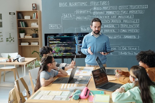 Districts are extra selective about edtech instruments as they face a price range disaster