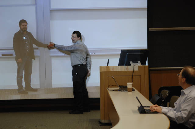 Foto tomada de https://i1.wp.com/www.fastcoexist.com/multisite_files/coexist/imagecache/inline-large/inline/2013/02/1681458-inline-handshake.jpg