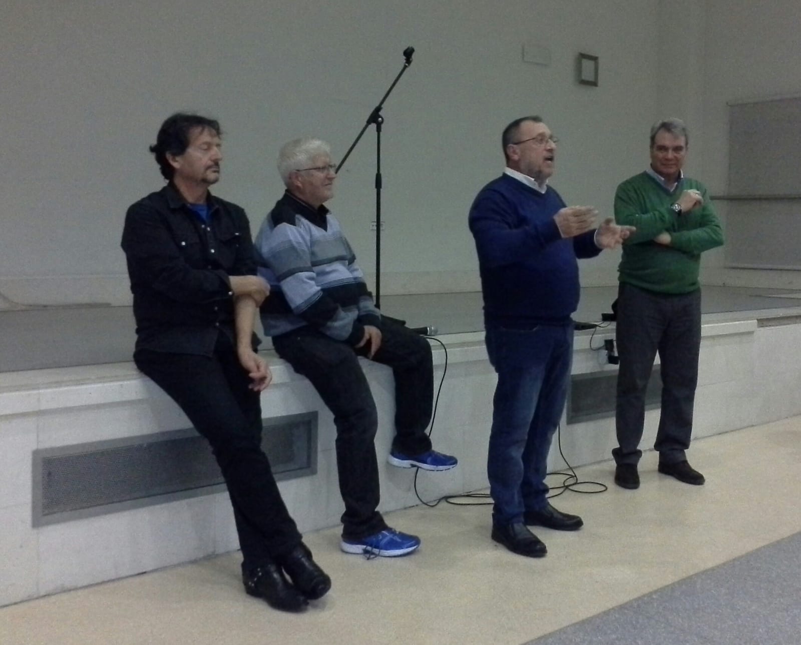 Parte de la Junta Directiva de la nueva AVV