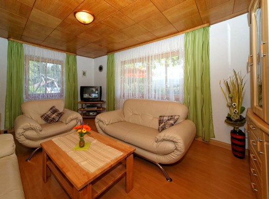 Assembling a sofa at home can save money and make moving the piece a lighter task. Wohnung - Ferienhaus Hamberger