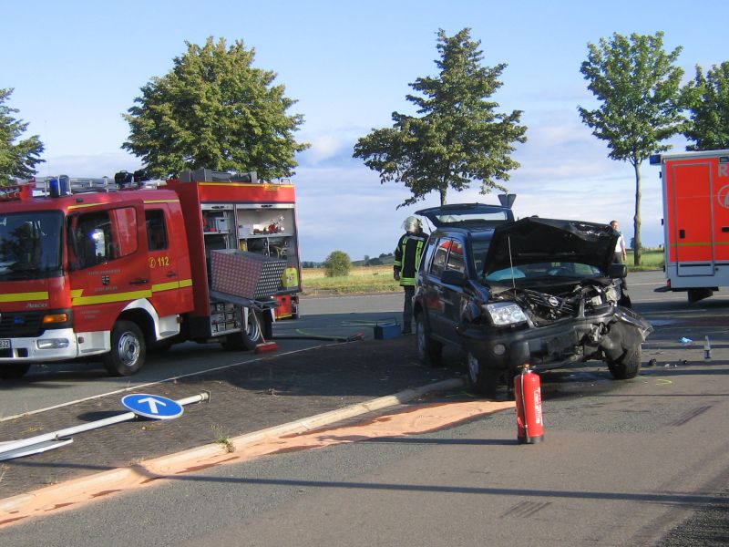 Verkehrsunfall am Thülener Kreuz Freiwillige Feuerwehr Stadt Brilon