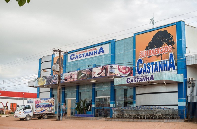 Um dos supermercados da rede de Ezequiel Castanha em Novo Progresso. O nome inspirou a Operação Castanheira, que prendeu Ezequiel e outros grileiros e desmatadores. (Foto: Mauricio Torres)