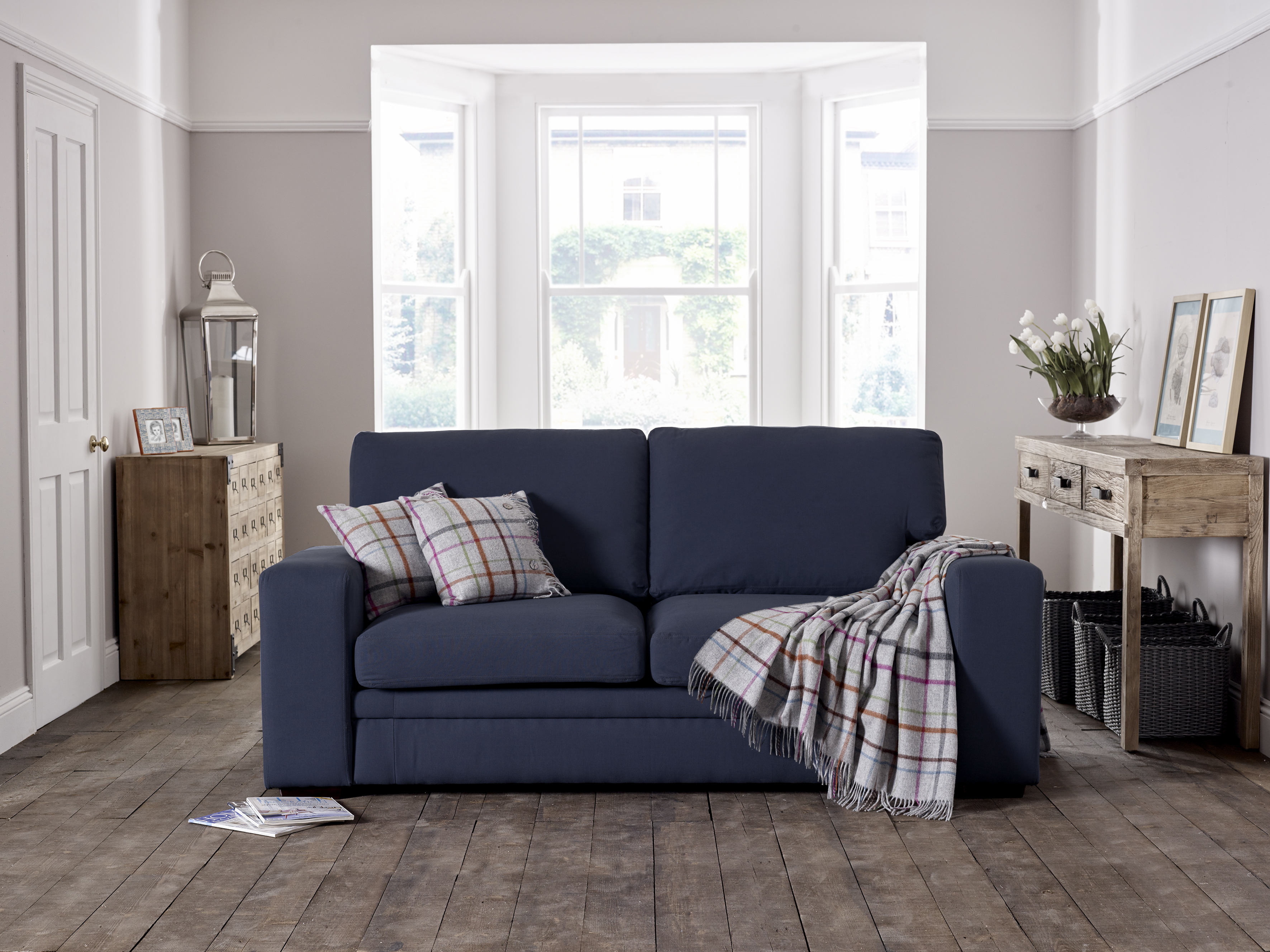 Sit back, relax and unwind in one of our luxurious recliner chairs, perfect for adding sophistication to your living space. Bronx Comfortable Sofa | Forest Contract Furniture