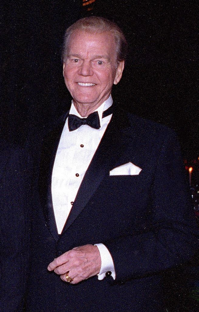 Paul Harvey - Found a GraveFound a Grave