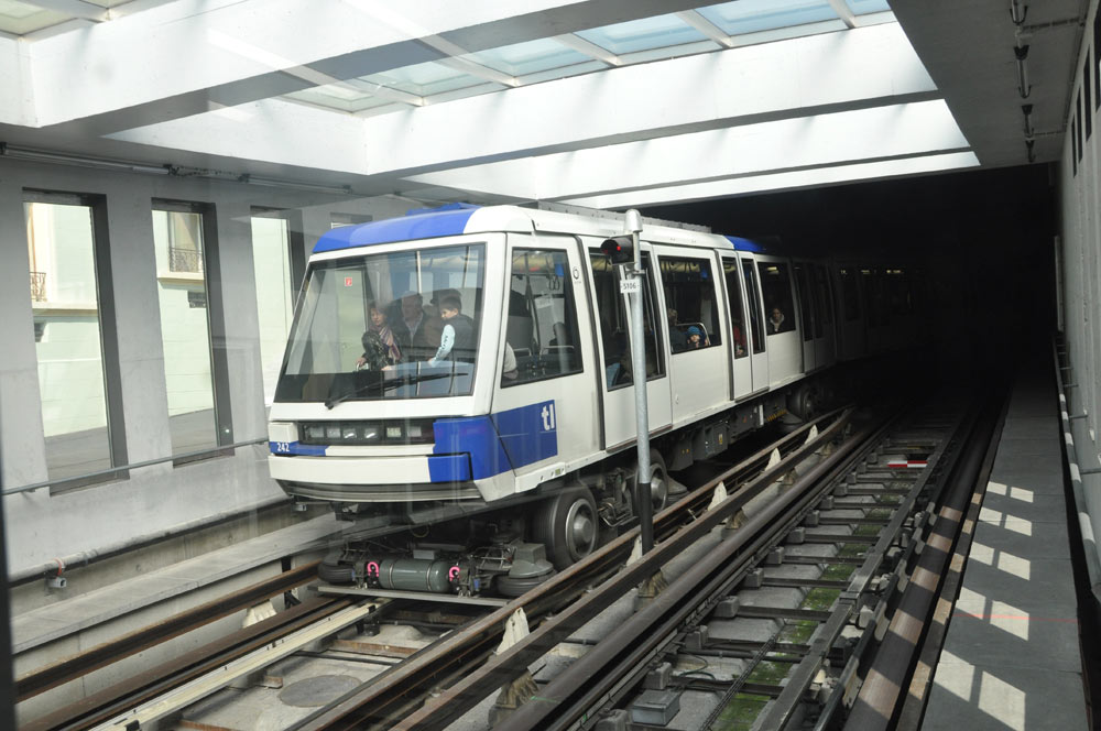 Uwagi, opinie, pytania zgłaszaj na info@metro.waw.pl . Le métro m2 de Lausanne - Funimag photoblog