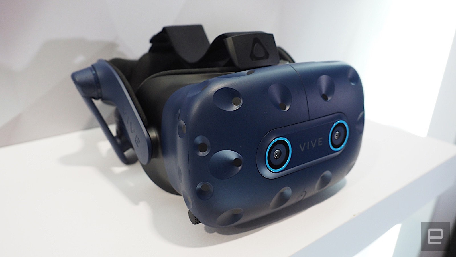 HTC Vive Pro Eye Available Now For USD ,1599 in US FunkyKit