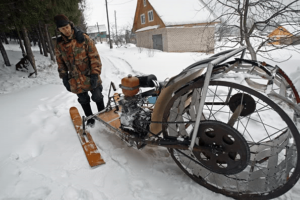 Howstuffworks.com contributors futons are the perfect furniture piece for small spaces. Crazy Looking Homemade Russian Snowmobile | GadgetKing.com