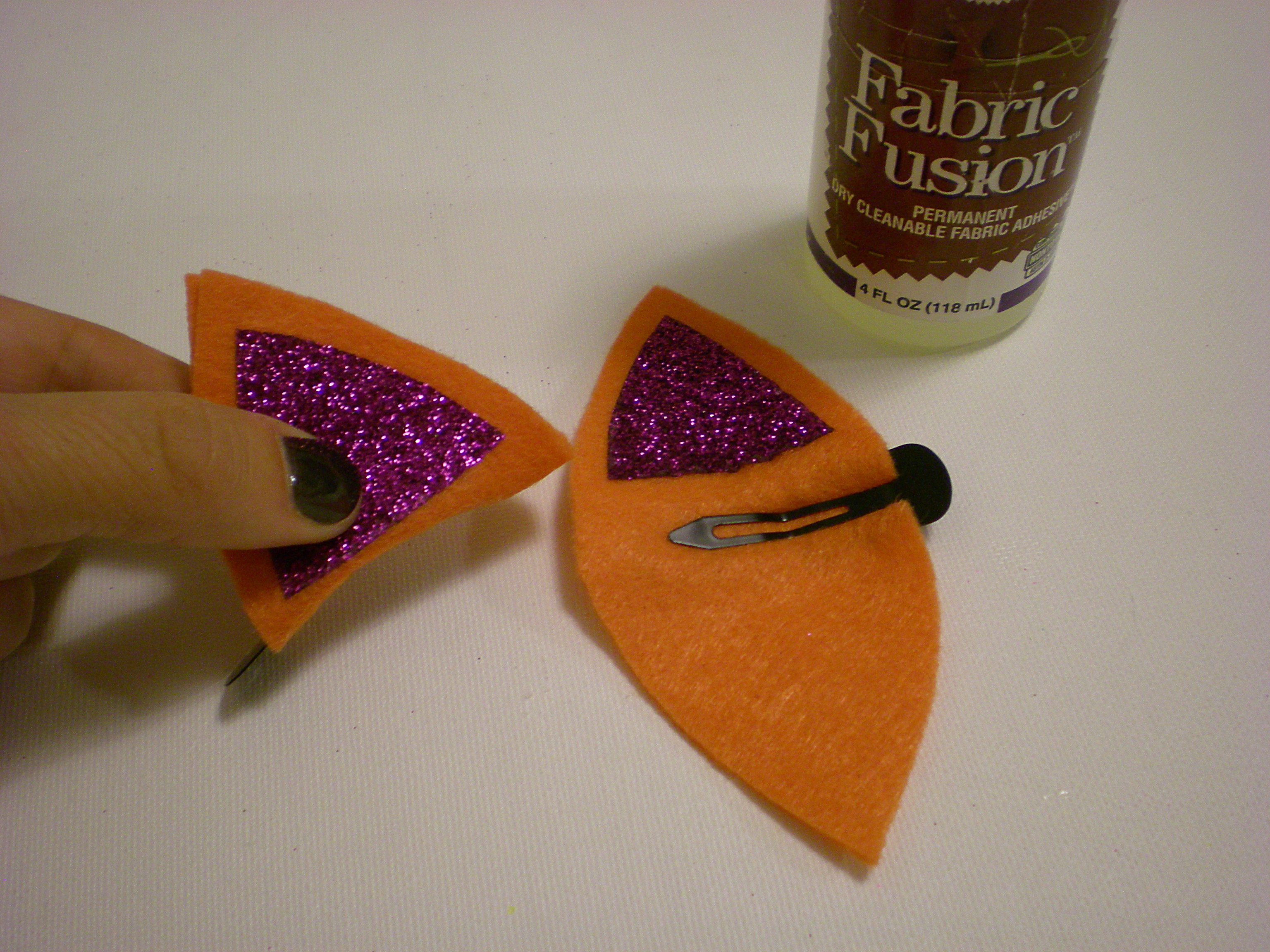 But resist the urge to scratch — scratching can make the itch worse and raise the risk of infection. I Love To Create Sparkle Kitty Ears Generation T