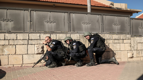 الجيش الإسرائيلي يعلن إصابة جندي بجروح خطيرة في معركة في جباليا الجيش الإسرائيلي يعلن إصابة جندي بجروح خطيرة في معركة في جباليا