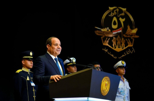 السيسي: &laquo;أنا جزء منكم&raquo;.. اعتراف بمعاناة المصريين وسط أزمة اقتصادية خانقة