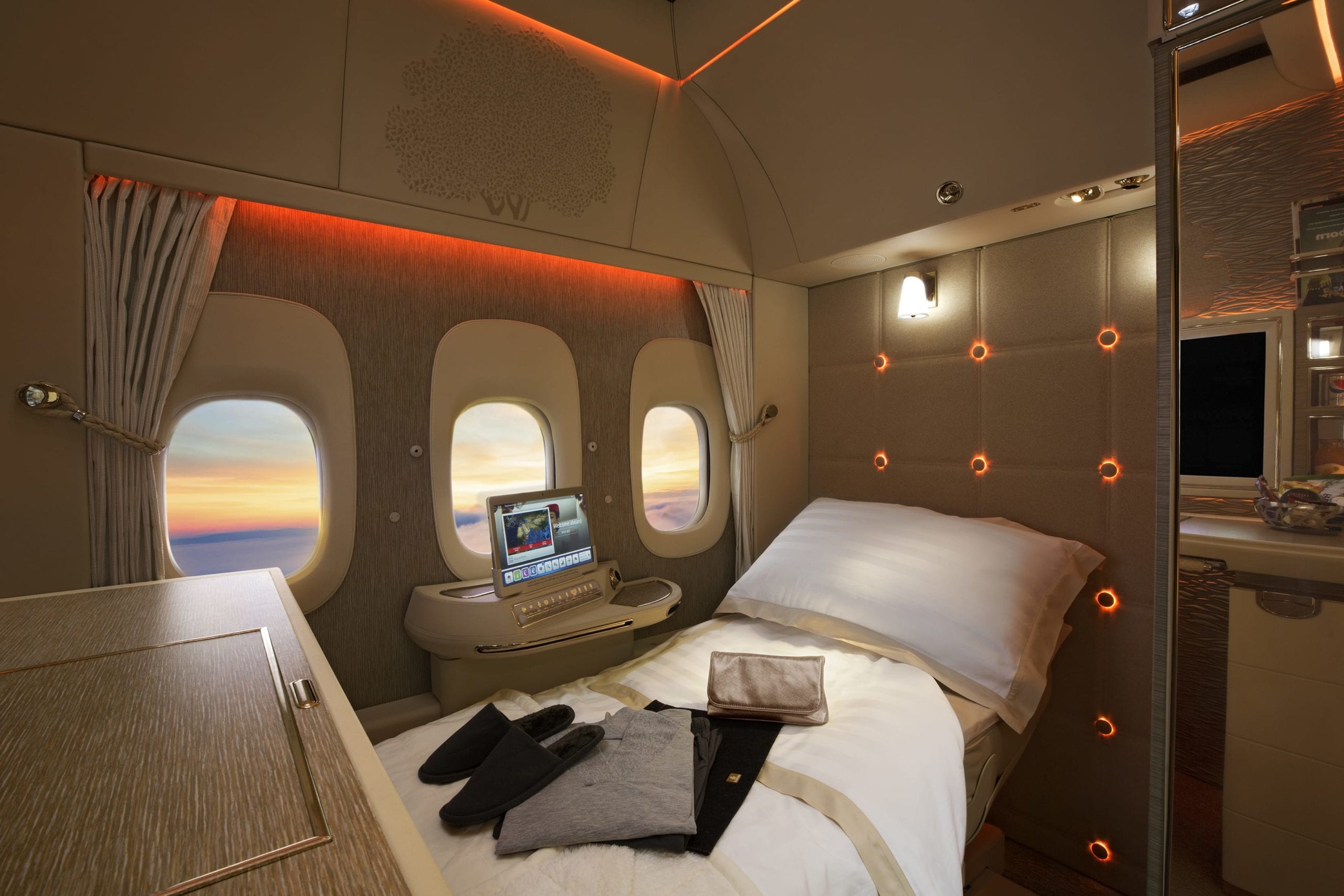 round the world airfares emirates