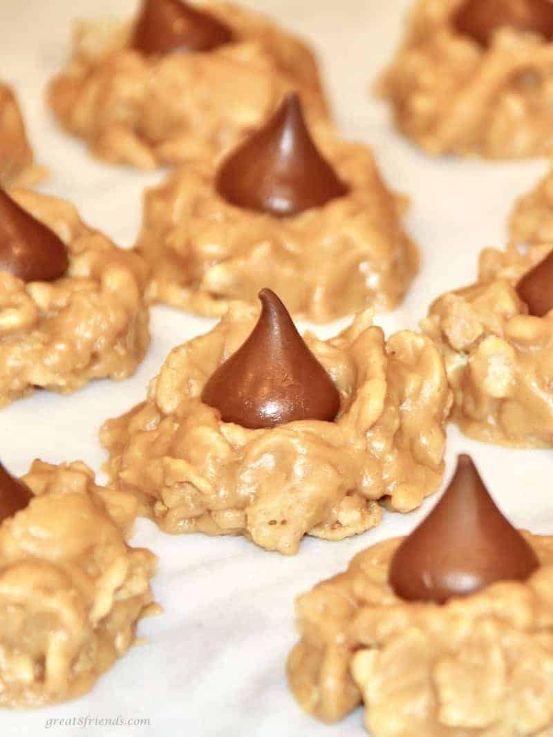 no-bake peanut butter kiss cookies