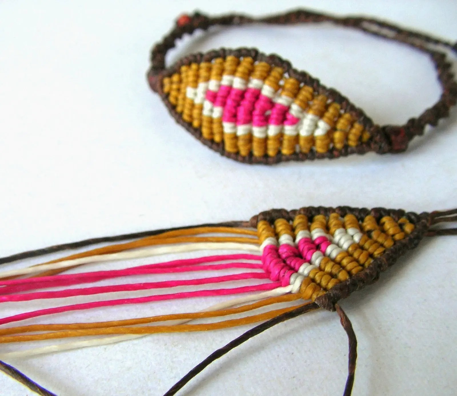 Roman shalenkin / stocksy fact: 20 DIY MacramÃ© Bracelet Patterns | Guide Patterns