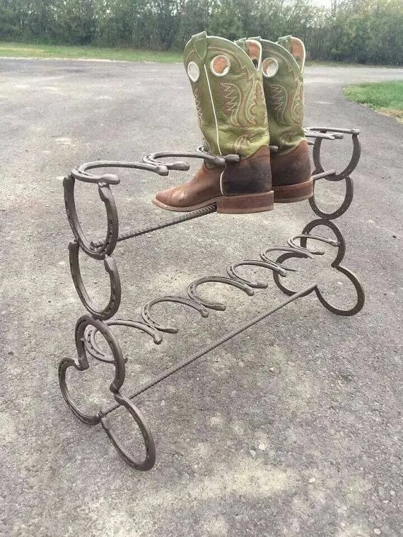 You'd be surprised how sophisticated these basic materials can look! 5+ Horseshoe Boot Rack Ideas | Guide Patterns