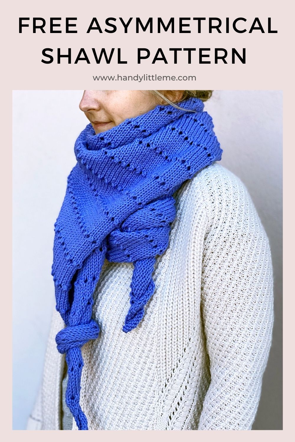 What we’re doing when we slip some stitches at the beginning and end of the row is isolate the edges so only those stitches curl. Asymmetrical Shawl Knitting Pattern | Handy Little Me