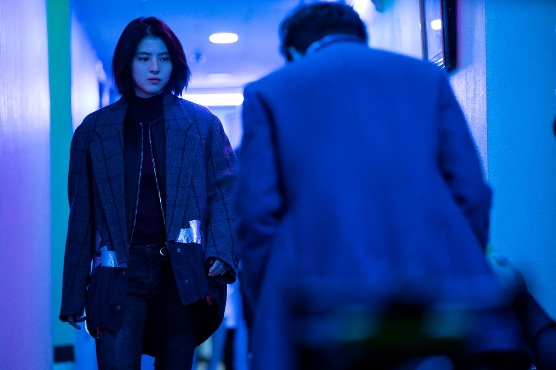 Aksi yang ohsem dari watak utamany. My Name Soundtrack Every Song In The Netflix Series Explored