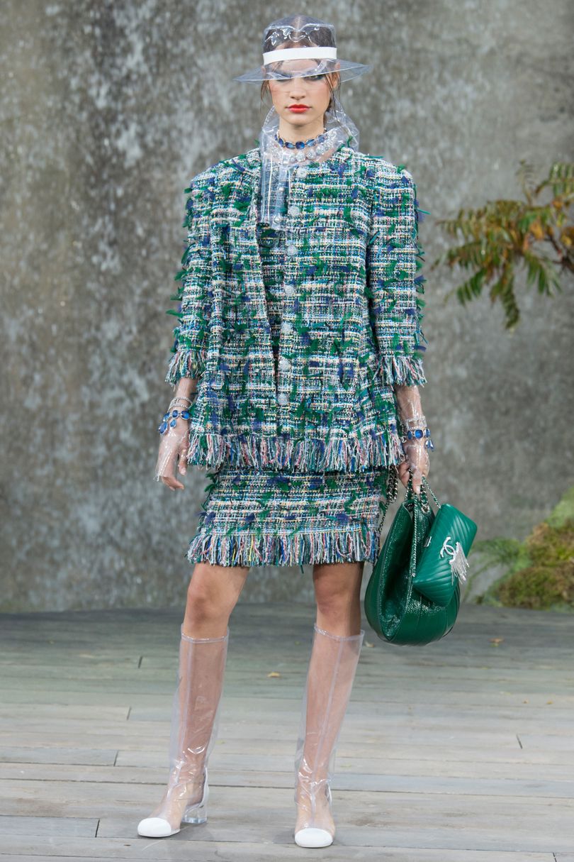 Le Tailleur-Tweed Vert d&rsquo;Eau de Chanel pour le Printemps-Eté 2018 -  ICON-ICON