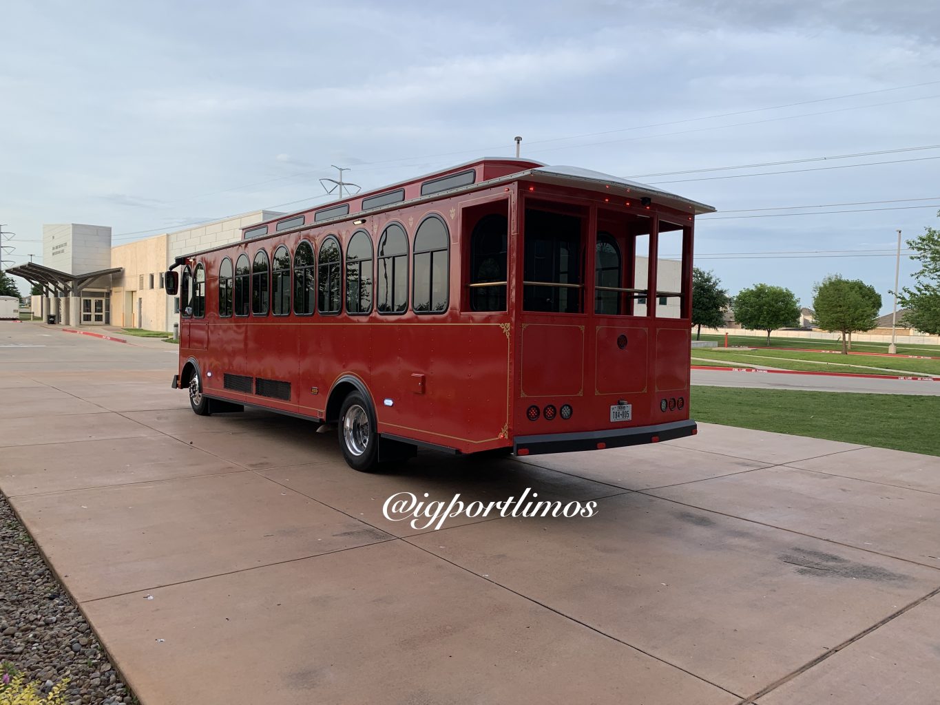 Transporting large groups doesn't have to be a hassle. Trolley Bus Rental Dallas | Dallas Wedding Trolley Bus