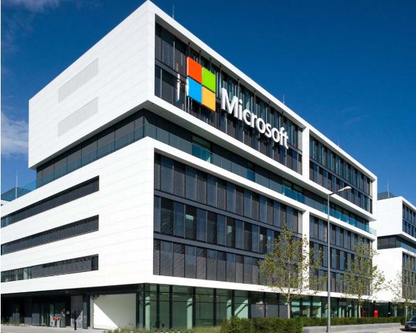Fortunatamente, l'isolamento acustico di una stanza del genere consente di ottenere risultati elevati senza spendere grandi quantità di denaro. La sede centrale di Microsoft ora ha una nuova facciata