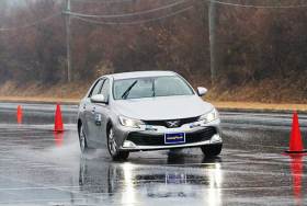 7D1_8999 E-Grip Performance SUV