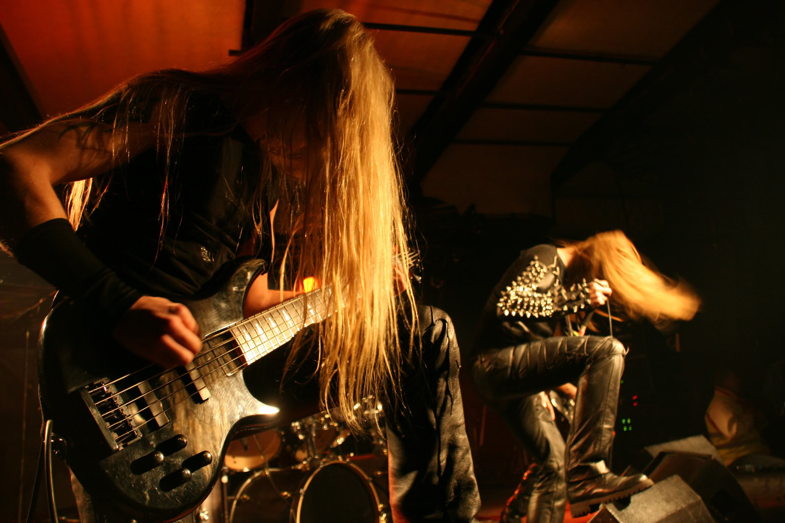 Black metal band on stage td uid 42 5cbc6e402bb99 rand td a rec img text align left td uid 42 5cbc6e402bb99 rand td a rec img img margin 0 auto 0 0 Човекът има