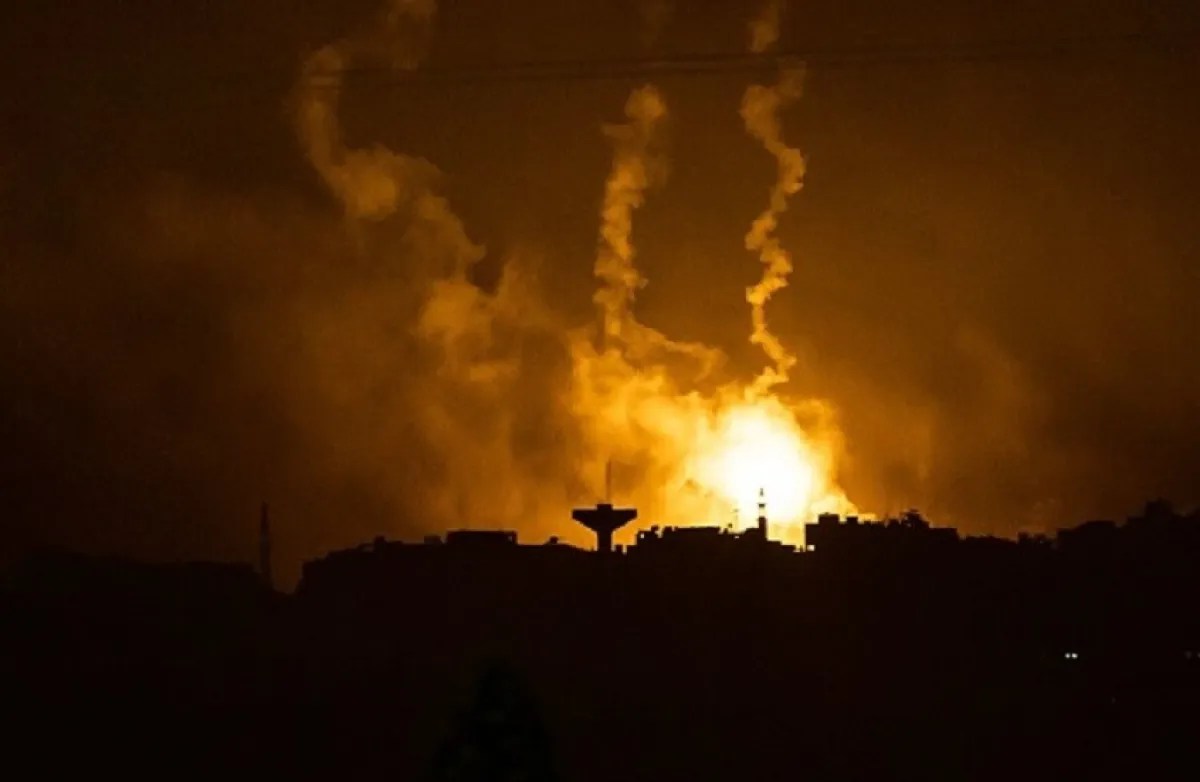 مصادر فلسطينية: 7 شهداء على الأقل إثر هجمات إسرائيلية شمال وجنوب قطاع غزة مصادر فلسطينية: 7 شهداء على الأقل إثر هجمات إسرائيلية شمال وجنوب قطاع غزة