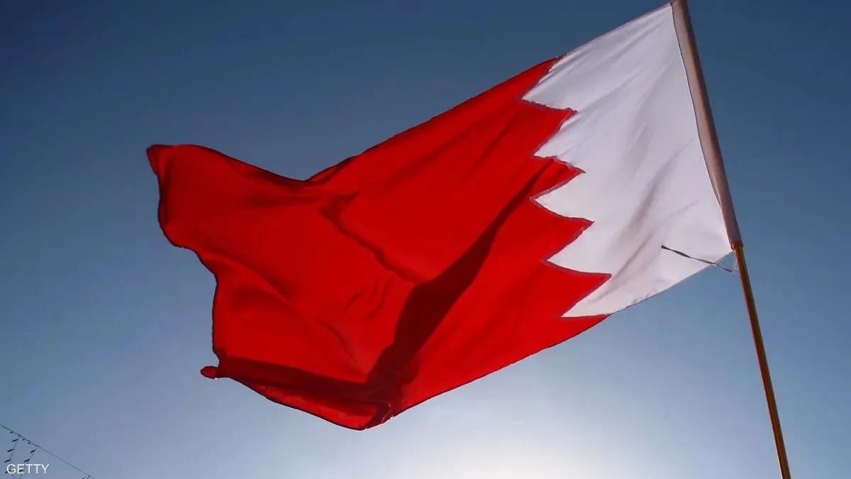 البحرين تفتح باب التطوع لمواجهة الهجمات الإيرانية