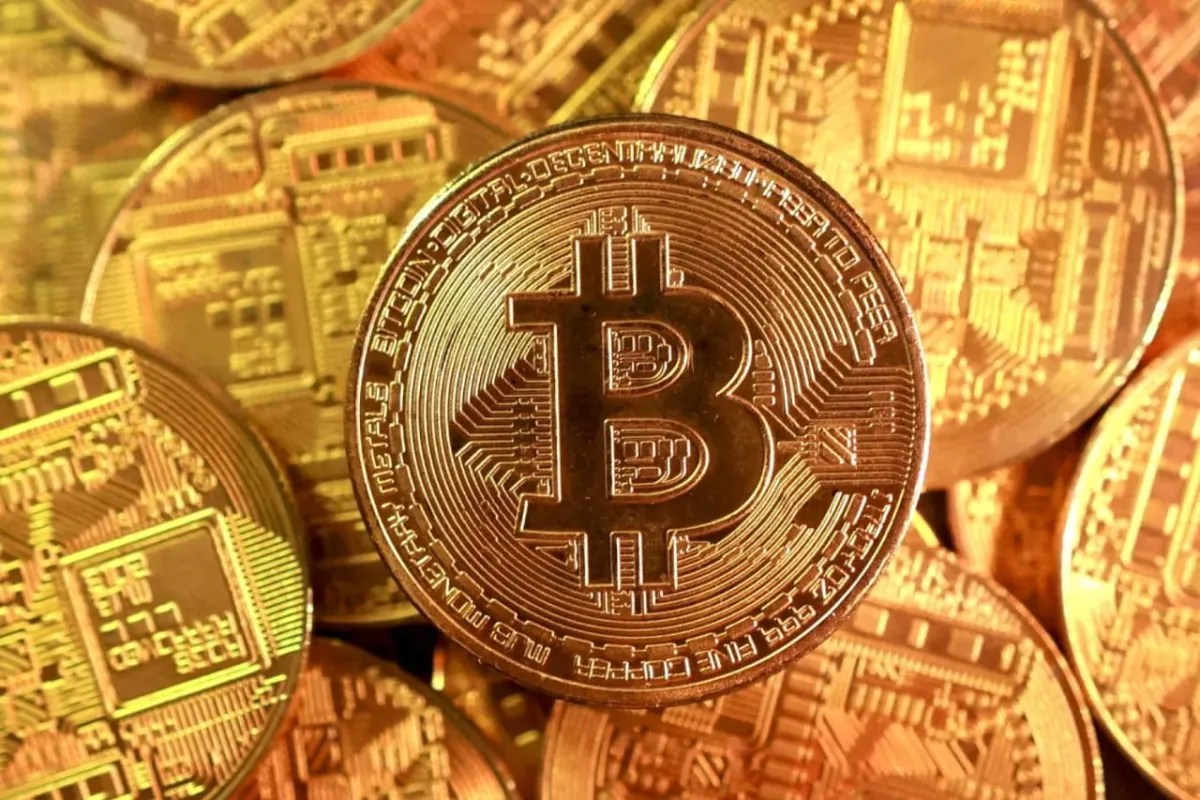 واشنطن تجمّد 344 مليون دولار من العملات الرقمية المرتبطة بإيران