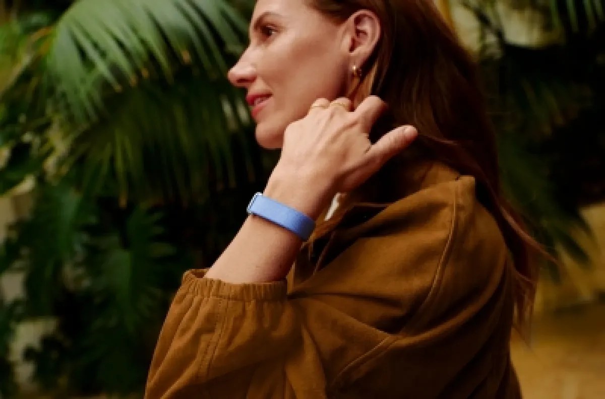 جوجل تطلق سوار Fitbit Air الرياضي الجديد بدون شاشة