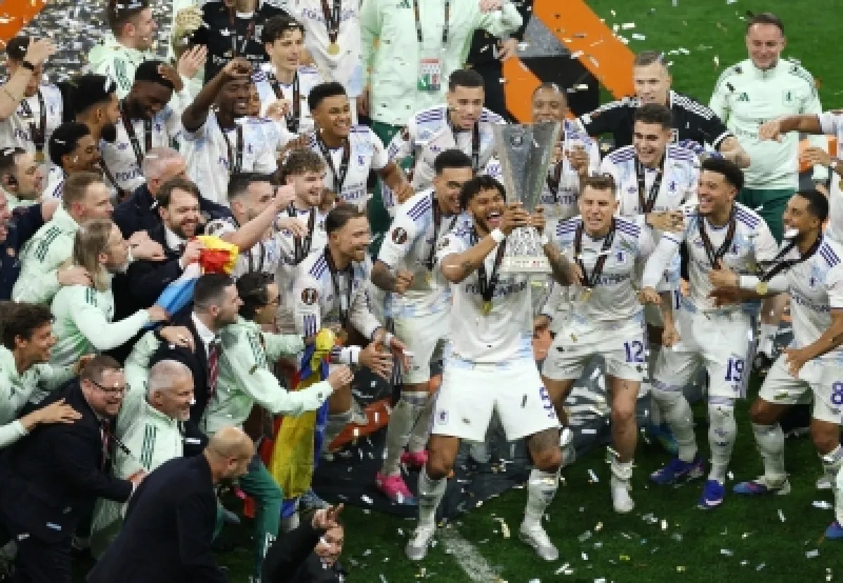 أستون فيلا يحصد لقب الدوري الأوروبي بعد غياب طويل أستون فيلا يحصد لقب الدوري الأوروبي بعد غياب طويل