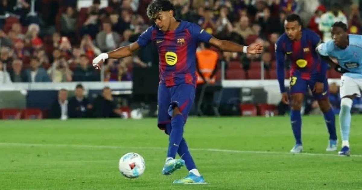 لامين يامال يحصد جائزة الأفضل في الدوري الإسباني لموسم 2025-2026 لامين يامال يحصد جائزة الأفضل في الدوري الإسباني لموسم 2025-2026