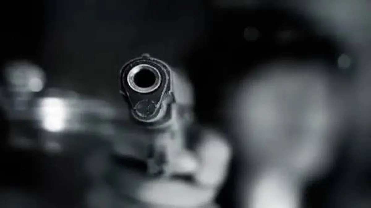 إب.. نزاع على أرض يدفع مواطناً لقتل شقيقه ونجل الضحية يرد بالنار