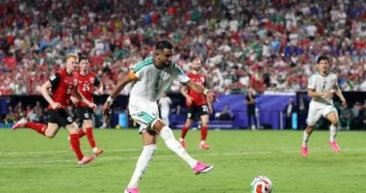 محرز نجم الجزائر يتوج بجائزة الأفضل في تعادل مثير بكأس العالم