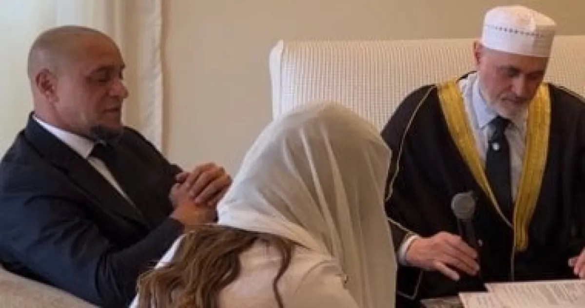 روبرتو كارلوس يعتنق الإسلام؟ تفاصيل مثيرة حول أسطورة كرة القدم روبرتو كارلوس يعتنق الإسلام؟ تفاصيل مثيرة حول أسطورة كرة القدم