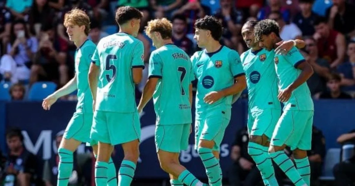برشلونة يطارد رقماً قياسياً تاريخياً في مواجهة راسينج سانتاندير برشلونة يطارد رقماً قياسياً تاريخياً في مواجهة راسينج سانتاندير