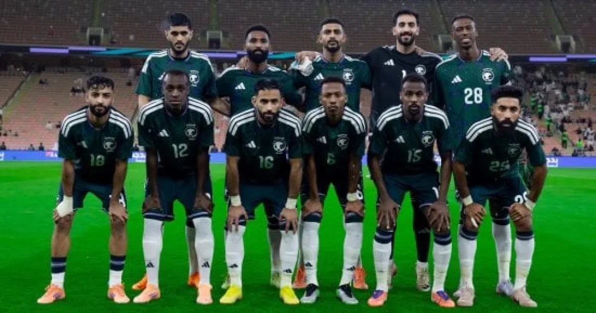 قمة خليجية مرتقبة: موعد مباراة السعودية والكويت في افتتاح &laquo;خليجي 27&raquo; والقنوات الناقلة