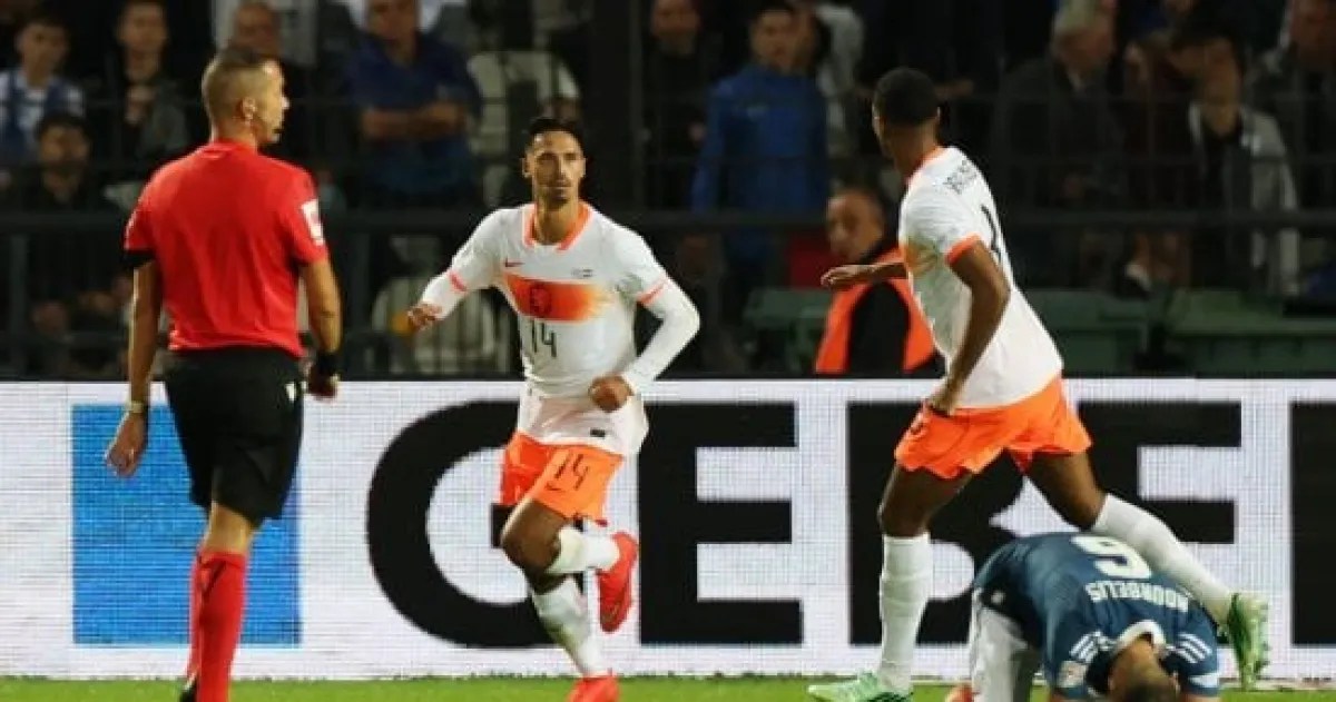 هولندا تنتزع تعادلاً مثيراً من اليونان في دوري الأمم الأوروبية هولندا تنتزع تعادلاً مثيراً من اليونان في دوري الأمم الأوروبية