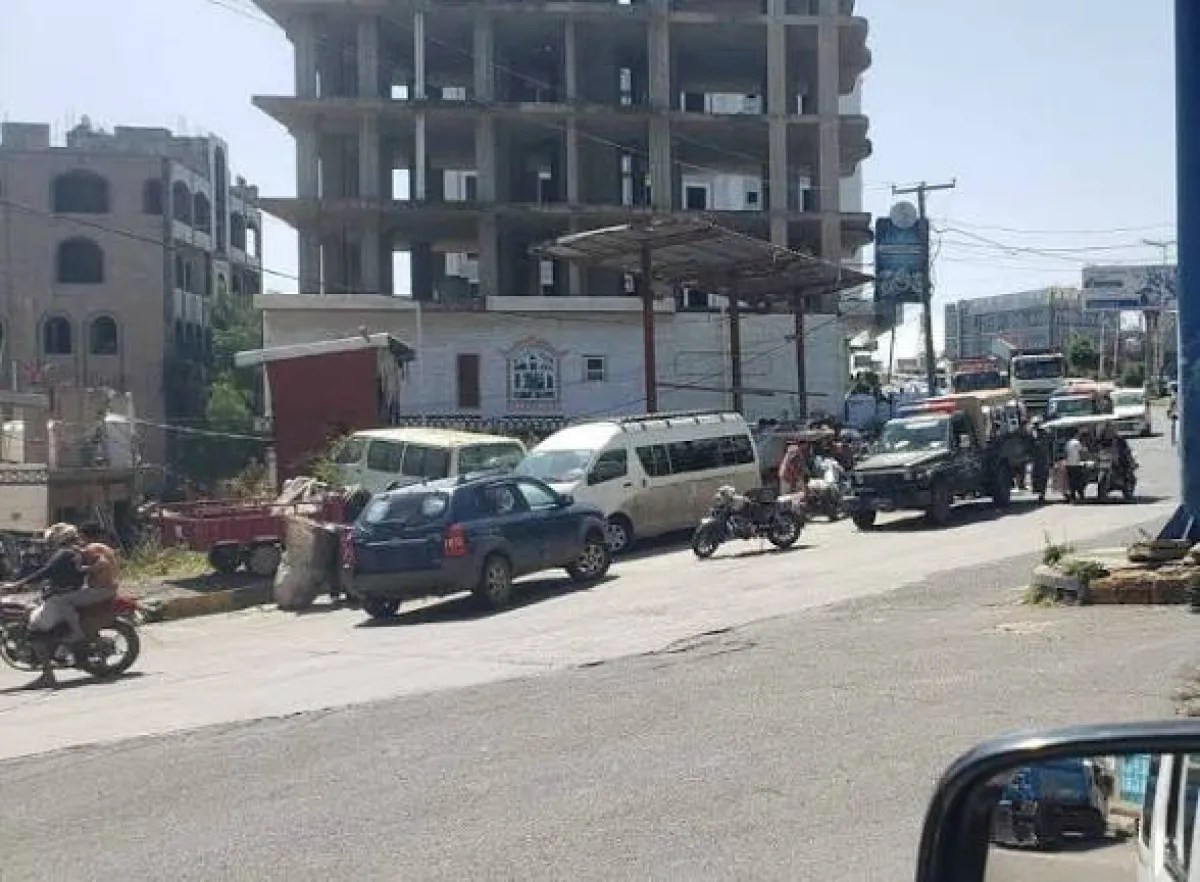 العثور على جثة رجل أربعيني في أحد شوارع مدينة إب بظروف غامضة