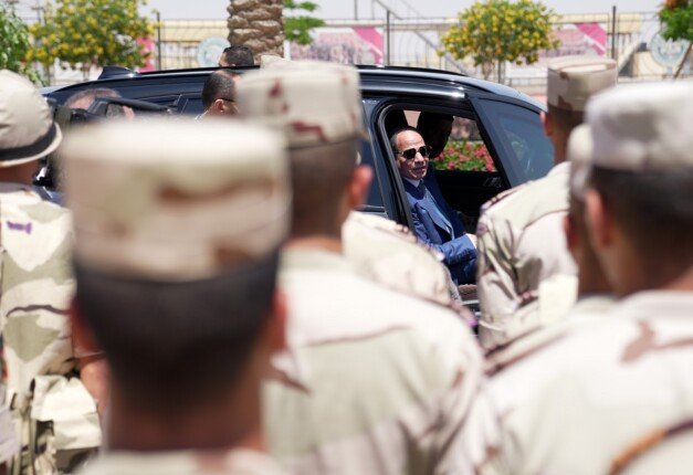 مصر.. الموقع الرئاسي ينشر فيديو تفقد الرئيس السيسي مقر القيادة الإستراتيجية بالعاصمة الجديدة