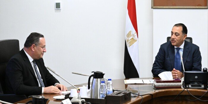 مصر.. رئيس الوزراء يتابع جهود تطوير منظومة عمل الطلاب الوافدين