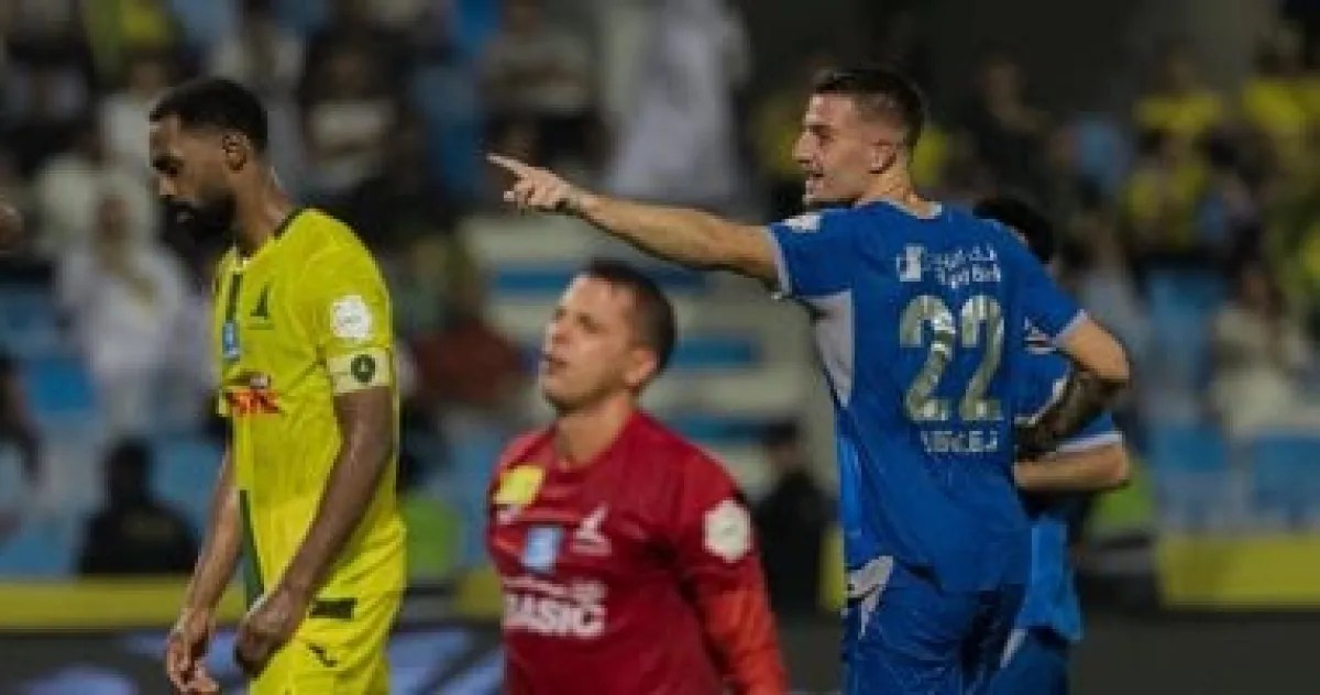 التشكيلات الرسمية لكلاسيكو الهلال والأهلي في الدوري السعودي