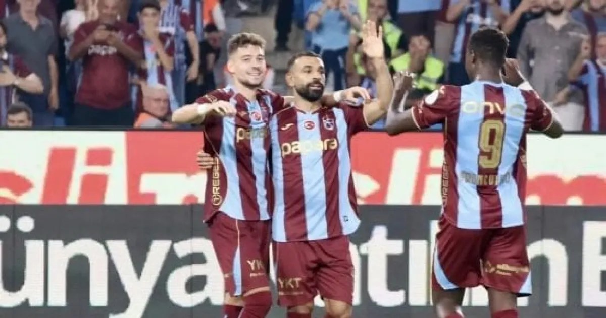 تحدي النجيل الصناعي يواجه محمد صلاح في ظهوره الأول بدوري المؤتمر الأوروبي