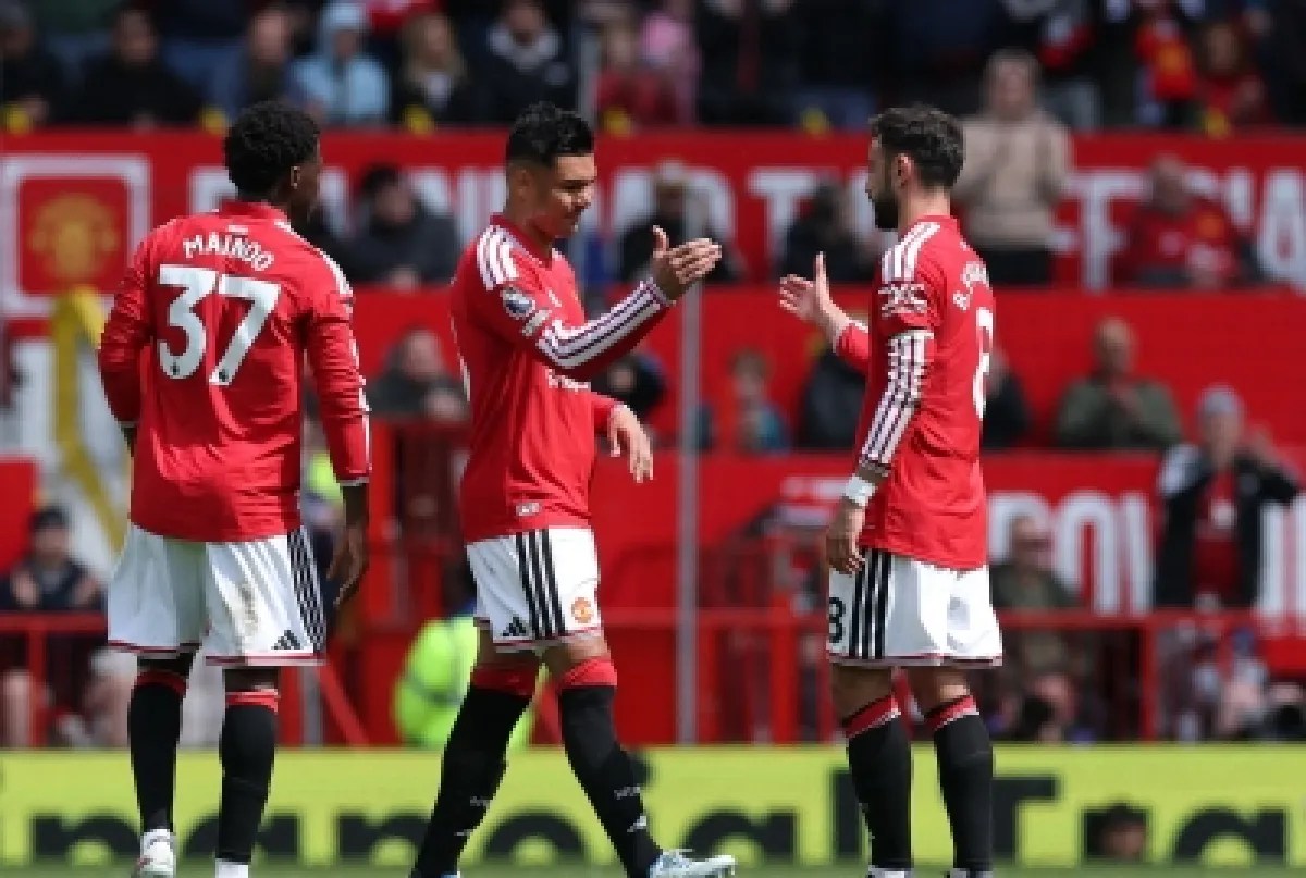 مانشستر يونايتد يحقق فوزًا دراميًا على نوتنجهام فورست 3-2