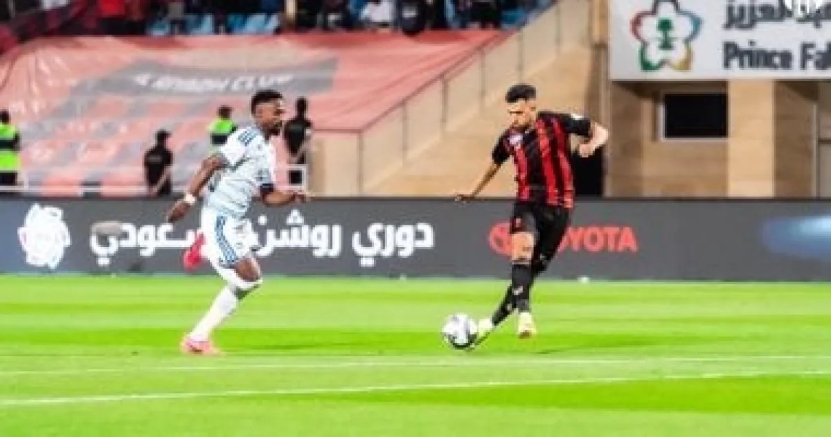 التعادل السلبي يحسم الشوط الأول من مواجهة الرياض ونيوم في الدوري السعودي