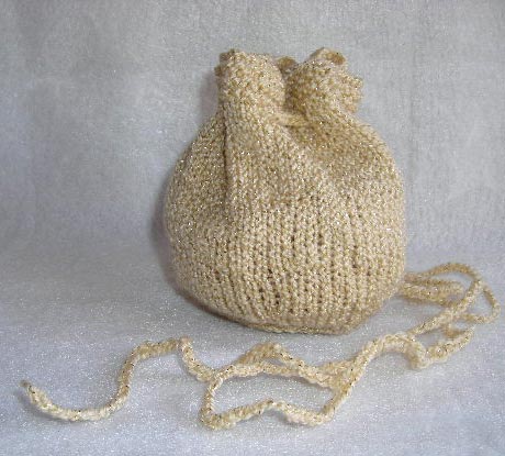 Designed by amanda lilley for cascade yarns. Free Knitting Pattern For An Evening Pouch Drawstring Bag